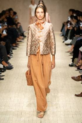 Milan Fashion Week - Women S S 2026 Emporio Armani fashion show Runway Milan, Italy Milan Fashion Week - Women S S 2026 Emporio Armani fashion show Runway Milan, Italy 25th September 2025  Copyright: xMARCOxERBAx