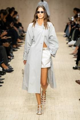 Milan Fashion Week - Women S S 2026 Emporio Armani fashion show Runway Milan, Italy Milan Fashion Week - Women S S 2026 Emporio Armani fashion show Runway Milan, Italy 25th September 2025  Copyright: xMARCOxERBAx