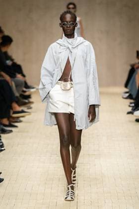 Milan Fashion Week - Women S S 2026 Emporio Armani fashion show Runway Milan, Italy Milan Fashion Week - Women S S 2026 Emporio Armani fashion show Runway Milan, Italy 25th September 2025  Copyright: xMARCOxERBAx