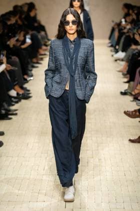 Milan Fashion Week - Women S S 2026 Emporio Armani fashion show Runway Milan, Italy Milan Fashion Week - Women S S 2026 Emporio Armani fashion show Runway Milan, Italy 25th September 2025  Copyright: xMARCOxERBAx