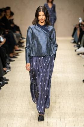 Milan Fashion Week - Women S S 2026 Emporio Armani fashion show Runway Milan, Italy Milan Fashion Week - Women S S 2026 Emporio Armani fashion show Runway Milan, Italy 25th September 2025  Copyright: xMARCOxERBAx