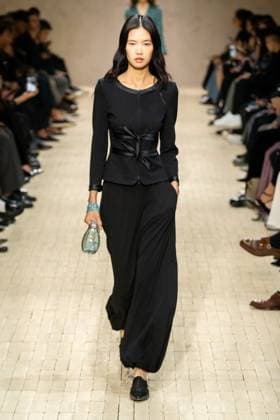 Milan Fashion Week - Women S S 2026 Emporio Armani fashion show Runway Milan, Italy Milan Fashion Week - Women S S 2026 Emporio Armani fashion show Runway Milan, Italy 25th September 2025  Copyright: xMARCOxERBAx