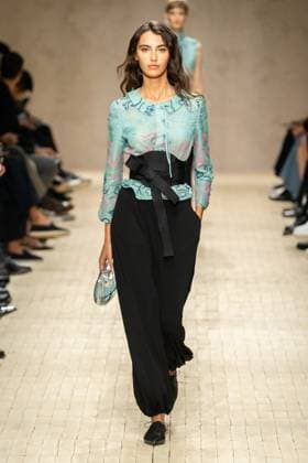 Milan Fashion Week - Women S S 2026 Emporio Armani fashion show Runway Milan, Italy Milan Fashion Week - Women S S 2026 Emporio Armani fashion show Runway Milan, Italy 25th September 2025  Copyright: xMARCOxERBAx