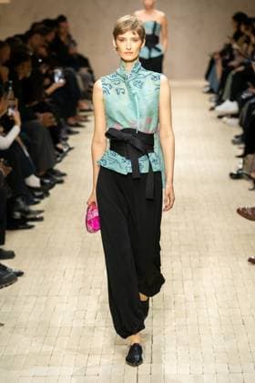 Milan Fashion Week - Women S S 2026 Emporio Armani fashion show Runway Milan, Italy Milan Fashion Week - Women S S 2026 Emporio Armani fashion show Runway Milan, Italy 25th September 2025  Copyright: xMARCOxERBAx