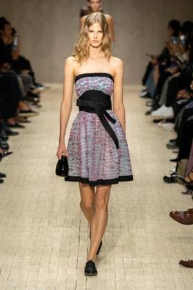 Milan Fashion Week - Women S S 2026 Emporio Armani fashion show Runway Milan, Italy Milan Fashion Week - Women S S 2026 Emporio Armani fashion show Runway Milan, Italy 25th September 2025  Copyright: xMARCOxERBAx