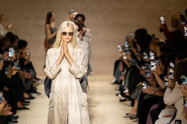 Milan Fashion Week - Women S S 2026 Emporio Armani fashion show Runway Milan, Italy Milan Fashion Week - Women S S 2026 Emporio Armani fashion show Runway Milan, Italy 25th September 2025  Copyright: xMARCOxERBAx