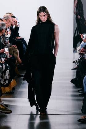 Milan Fashion Week - Women S S 2026 Francesco Murano Fashion Show Runway Milan, Italy Milan Fashion Week - Women S S 2026 Francesco Murano Fashion Show Runway Milan, Italy 25th September 2025  Copyright: xx