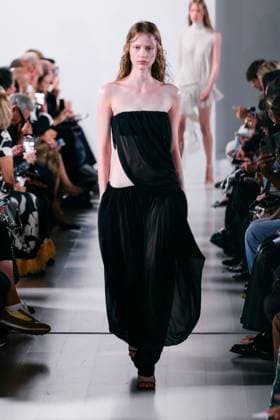 Milan Fashion Week - Women S S 2026 Francesco Murano Fashion Show Runway Milan, Italy Milan Fashion Week - Women S S 2026 Francesco Murano Fashion Show Runway Milan, Italy 25th September 2025  Copyright: xx