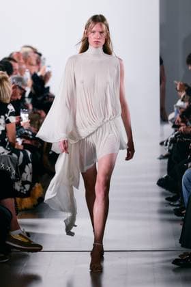 Milan Fashion Week - Women S S 2026 Francesco Murano Fashion Show Runway Milan, Italy Milan Fashion Week - Women S S 2026 Francesco Murano Fashion Show Runway Milan, Italy 25th September 2025  Copyright: xx