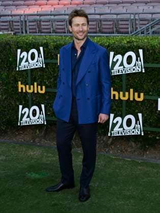 September 25, 2025, Pasadena, California, USA: American actor, producer, screenwriter, and stunt performer GLEN POWELL attends the Red Carpet World Premiere of HuluÃ¢â‚¬â ¢s Ã¢â‚¬oeChad Powers. Pasadena USA - ZUMAb173 20250925_aap_b173_013 Copyright: xBillyxBennightx