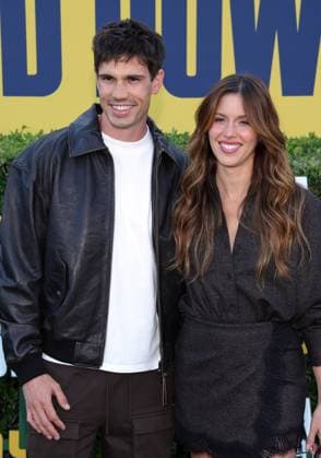 Los Angeles premiere of Hulu s Chad Powers at the Rose Bowl Stadium Featuring: Tanner Novlan, Kayla Ewell Where: Los Angeles, California, United States When: 25 Sep 2025 Credit: Faye s Vision Cover Images EDITORIAL USE ONLY. NOT FOR USE BY NEWSPAPERS BASED IN THE UK. Copyright: xx coverimg55125380