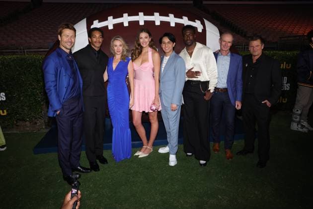Los Angeles premiere of Hulu s Chad Powers at the Rose Bowl Stadium Featuring: Glen Powell, Xavier Mills, Wynn Everett, Perry Mattfeld, Frankie A. Rodriguez, Quentin Plair, Toby Huss, Steve Zahn Where: Los Angeles, California, United States When: 25 Sep 2025 Credit: Faye s Vision Cover Images EDITORIAL USE ONLY. NOT FOR USE BY NEWSPAPERS BASED IN THE UK. Copyright: xx coverimg55125318