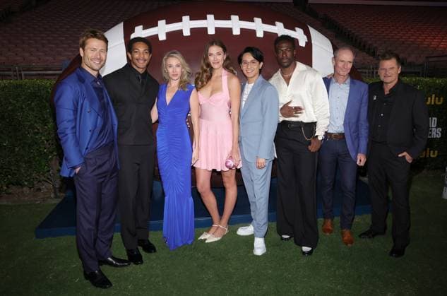 Los Angeles premiere of Hulu s Chad Powers at the Rose Bowl Stadium Featuring: Glen Powell, Xavier Mills, Wynn Everett, Perry Mattfeld, Frankie A. Rodriguez, Quentin Plair, Toby Huss, Steve Zahn Where: Los Angeles, California, United States When: 25 Sep 2025 Credit: Faye s Vision Cover Images EDITORIAL USE ONLY. NOT FOR USE BY NEWSPAPERS BASED IN THE UK. Copyright: xx coverimg55125316