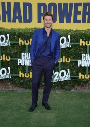 Los Angeles premiere of Hulu s Chad Powers at the Rose Bowl Stadium Featuring: Glen Powell Where: Los Angeles, California, United States When: 25 Sep 2025 Credit: Faye s Vision Cover Images EDITORIAL USE ONLY. NOT FOR USE BY NEWSPAPERS BASED IN THE UK. Copyright: xx coverimg55125247