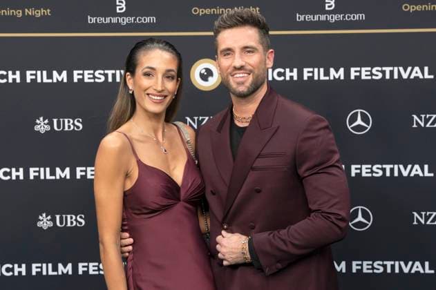 Sara Leutenegger and Steven Epprecht at the festival opening with the premiere of the feature film Splitsville at the 21 Zurich Film Festival 2025 in the Kongresssaal Zurich, 25 09 2025 Foto:xA.xRaemyx xFuturexImagex splittsville_5927