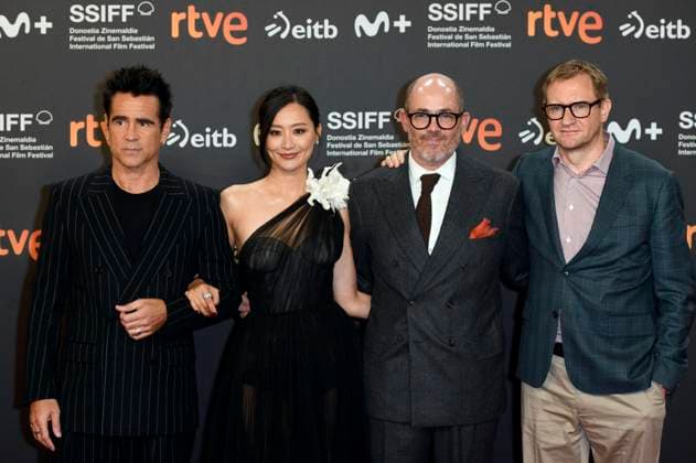Colin Farrell, Fala Chen, Edward Berger and Mike Goodridge at the premiere of the feature film Ballad of a Small Player at the 73rd San Sebastian International Film Festival Festival Internacional de Cine de San Sebastian in the Kursaal San Sebastian, 26 09 2025 Foto:xC.xNiehausx xFuturexImagex player_5973