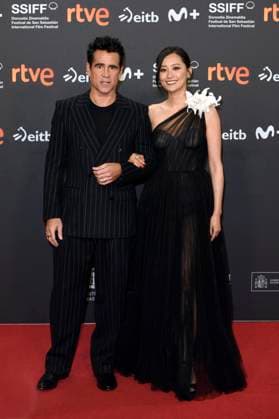 Colin Farrell and Fala Chen at the premiere of the feature film Ballad of a Small Player at the 73rd San Sebastian International Film Festival Festival Internacional de Cine de San Sebastian in the Kursaal San Sebastian, 26 09 2025 Foto:xC.xNiehausx xFuturexImagex player_5975