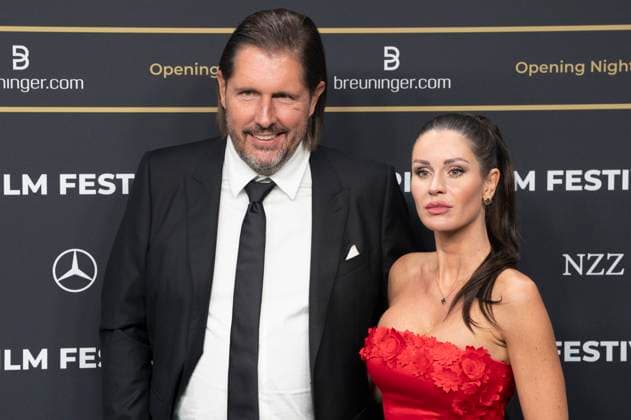 Jessica Gismondi with companion at the festival opening with the premiere of the feature film Splitsville at the 21 Zurich Film Festival 2025 in the Kongresssaal Zurich, 25 09 2025 Foto:xA.xRaemyx xFuturexImagex splittsville_5963