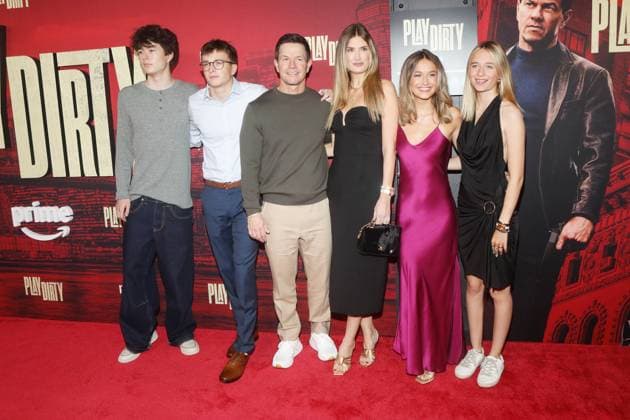 PLAY DIRTY World Premiere PLAY DIRTY World Premiere held at SVA Theater Featuring: Mark Wahlberg, Rhea Durham and Family Where: New York, New York, United States When: 25 Sep 2025 Credit: Udo Salters WENN New York New York United States Copyright: xUdoxSalters WENNx wenn40670318 DS7x wenn40670318