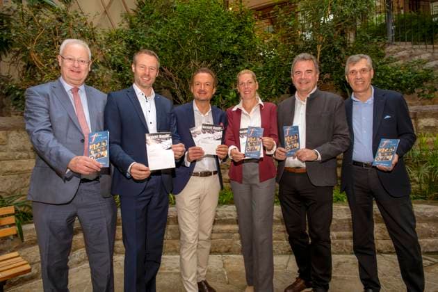 26 09 2025, International Classical Music Festival Festival of Nations 2025, in the Kurhaus Bad Wörishofen Unterallgäu , patrons of classical music, from left Member of Parliament Berhard Pohl Freie Wähler , District Administrato
