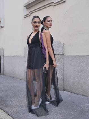 MFW - A Parade of Eccentric Outfits Guest with an eccentric outfit during the Milan Women s Fashion Week Spring Summer 2026 in Milan, Italy on September 26, 2025. Photo by Luca Ponti IPA ABACAPRESS.COM Milan Italy  Copyright: xIPA ABACAx