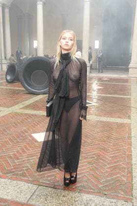 September 25, 2025, Milan, Italy: ALLA BRULETOVA arrives at the Milan Women s Fashion Week Spring Summer 2026 Blumarine fashion show in Milan. Milan Italy  - ZUMAp169 20250926_zea_p169_137 Copyright: xRiccardoxGIordanox