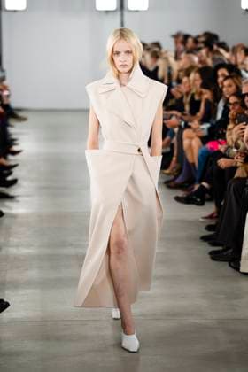 Milan Fashion Week - Women S S 2026 Sportmax Fashion Show Catwalk Milan, Italy Milan Fashion Week - Women S S 2026 Sportmax Fashion Show Catwalk Milan, Italy 26th September 2025  Copyright: xCristianxIncarbonax
