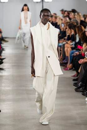 Milan Fashion Week - Women S S 2026 Sportmax Fashion Show Catwalk Milan, Italy Milan Fashion Week - Women S S 2026 Sportmax Fashion Show Catwalk Milan, Italy 26th September 2025  Copyright: xCristianxIncarbonax