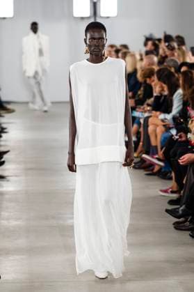 Milan Fashion Week - Women S S 2026 Sportmax Fashion Show Catwalk Milan, Italy Milan Fashion Week - Women S S 2026 Sportmax Fashion Show Catwalk Milan, Italy 26th September 2025  Copyright: xCristianxIncarbonax