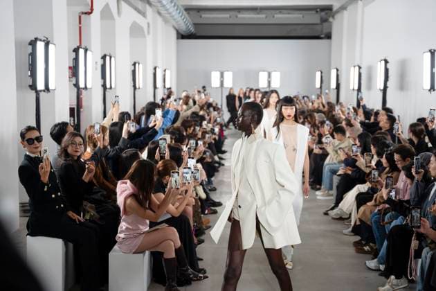 Milan Fashion Week - Women S S 2026 Sportmax Fashion Show Catwalk Milan, Italy Milan Fashion Week - Women S S 2026 Sportmax Fashion Show Catwalk Milan, Italy 26th September 2025  Copyright: xCristianxIncarbonax