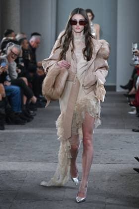 Milan, Italy: Milan, Milan Women s Fashion Week Spring Summer 2026 - Women s Fashion, Spring Summer 2026. - Blumarine fashion show - catwalk - photo: model Milan Italy  - ZUMAp169 20250926_zea_p169_517 Copyright: xSimonaxChiocciax
