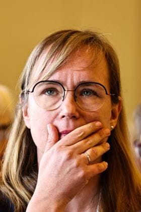 Eva von Angern (Die Linke, Sachsen-Anhalt) - Ministerpräsident Dr. Reiner Haseloff (CDU, Sachsen-Anhalt) hat am Mittwoch, 17. September 2025, in der Magdeburger Staatskanzlei den Verdienstorden des Landes Sachsen-Anhalt an eine Bürgerin und sechs Bürger überreichen. *** Eva von Angern Die Linke, Saxony-Anhalt Minister President Dr. Reiner Haseloff CDU, Saxony-Anhalt presented the Order of Merit of the State of Saxony-Anhalt to one citizen and six citizens in the Magdeburg State Chancellery on Wednesday, September 17, 2025