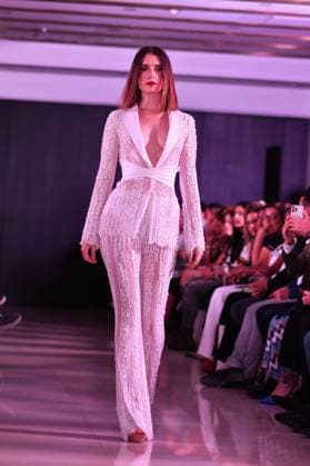 Spring Colors Fashion Week de Madrid A model walks the runway wearing a design by Jose Zafra during Spring Colors Fashion Week de Madrid in Hotel Princesa, September 26, 2025 Spain Copyright: xx FOTO49649