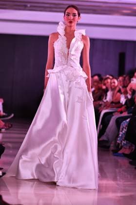 Spring Colors Fashion Week de Madrid - 26 Sep 2025 A model walks the runway wearing a design by Jose Zafra during the Spring Colors Fashion Week de Madrid at Hotel Princesa. Madrid Spain Copyright: xAtilanoxGarciax xSOPAxImagesx FOTO49656