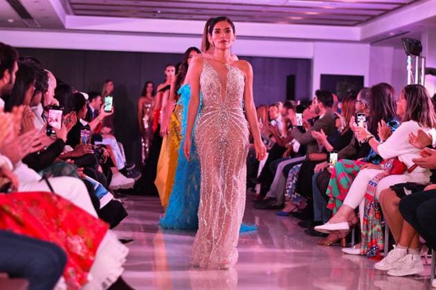 Spring Colors Fashion Week de Madrid - 26 Sep 2025 A model walks the runway wearing a design by Jarul Mercedes during the Spring Colors Fashion Week de Madrid at Hotel Princesa. Madrid Spain Copyright: xAtilanoxGarciax xSOPAxImagesx FOTO49746
