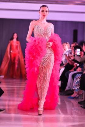 Spring Colors Fashion Week de Madrid - 26 Sep 2025 A model walks the runway wearing a design by Jarul Mercedes during the Spring Colors Fashion Week de Madrid at Hotel Princesa. Madrid Spain Copyright: xAtilanoxGarciax xSOPAxImagesx FOTO49713