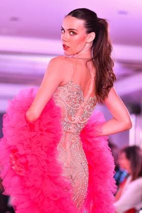 Spring Colors Fashion Week de Madrid - 26 Sep 2025 A model walks the runway wearing a design by Jarul Mercedes during the Spring Colors Fashion Week de Madrid at Hotel Princesa. Madrid Spain Copyright: xAtilanoxGarciax xSOPAxImagesx FOTO49715