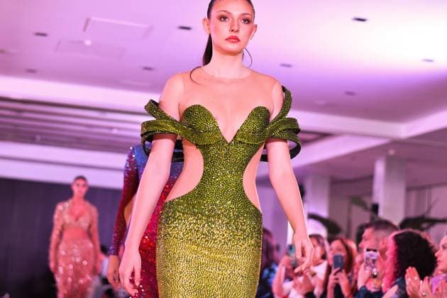 Spring Colors Fashion Week de Madrid - 26 Sep 2025 A model walks the runway wearing a design by Giannina Azar during the Spring Colors Fashion Week de Madrid at Hotel Princesa. Madrid Spain Copyright: xAtilanoxGarciax xSOPAxImagesx FOTO49784