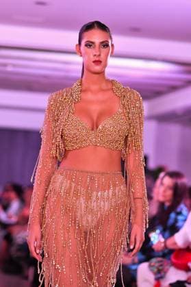Spring Colors Fashion Week de Madrid - 26 Sep 2025 A model walks the runway wearing a design by Giannina Azar during the Spring Colors Fashion Week de Madrid at Hotel Princesa. Madrid Spain Copyright: xAtilanoxGarciax xSOPAxImagesx FOTO49774