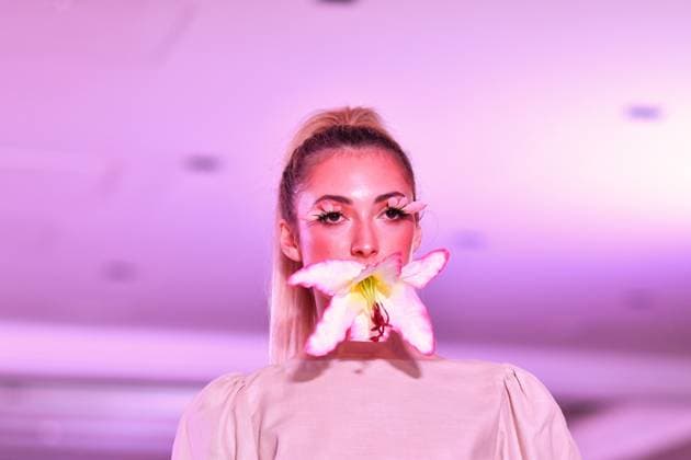 Spring Colors Fashion Week de Madrid - 26 Sep 2025 A model walks the runway wearing a design by Liet Paris during the Spring Colors Fashion Week de Madrid at Hotel Princesa. Madrid Spain Copyright: xAtilanoxGarciax xSOPAxImagesx FOTO49705