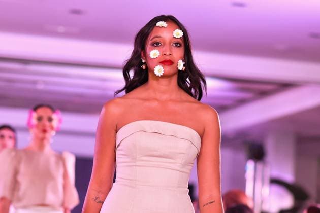 Spring Colors Fashion Week de Madrid - 26 Sep 2025 A model walks the runway wearing a design by Liet Paris during the Spring Colors Fashion Week de Madrid at Hotel Princesa. Madrid Spain Copyright: xAtilanoxGarciax xSOPAxImagesx FOTO49710