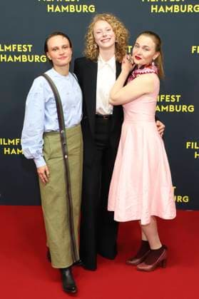 Luna Jordan, Dana Herfurth and Anette Unger at the premiere of the movie Smalltown Girl at the 33 Filmfest Hamburg 2025 at Cinemaxx Dammtor Hamburg, 26 09 2025 Foto:xgbrcix xFuturexImagex smalltown_5901