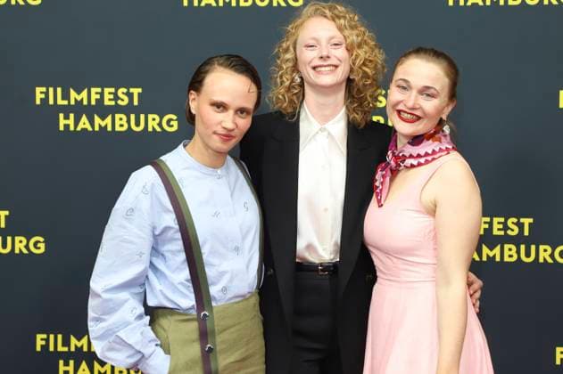 Luna Jordan, Dana Herfurth and Anette Unger at the premiere of the movie Smalltown Girl at the 33 Filmfest Hamburg 2025 at Cinemaxx Dammtor Hamburg, 26 09 2025 Foto:xgbrcix xFuturexImagex smalltown_5902