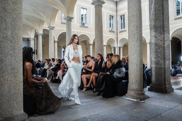 Milan Fashion Week - Women S S 2026 Blumarine Fashion Show Vibes Milan, Italy Camille Desjardins Milan Fashion Week - Women S S 2026 Blumarine Fashion Show Vibes Milan, Italy 26th September 2025  Copyright: xCarminexContex