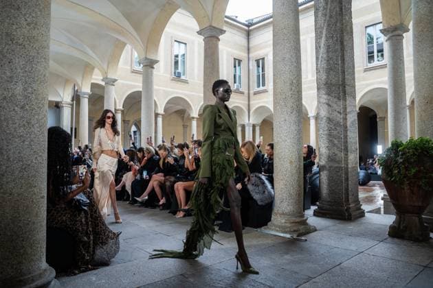 Milan Fashion Week - Women S S 2026 Blumarine Fashion Show Vibes Milan, Italy Lily Vander Meeden;? Milan Fashion Week - Women S S 2026 Blumarine Fashion Show Vibes Milan, Italy 26th September 2025  Copyright: xCarminexContex