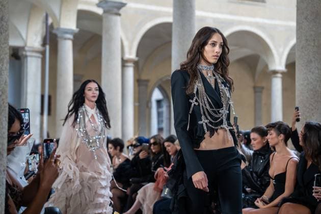 Milan Fashion Week - Women S S 2026 Blumarine Fashion Show Vibes Milan, Italy Mariacarla Boscono;Yasmin Wijnaldum Milan Fashion Week - Women S S 2026 Blumarine Fashion Show Vibes Milan, Italy 26th September 2025  Copyright: xCarminexContex