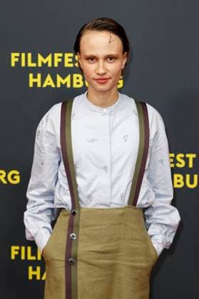 Luna Jordan at the premiere of the movie Smalltown Girl at the 33 Filmfest Hamburg 2025 at Cinemaxx Dammtor Hamburg, 26 09 2025 Foto:xC.xTamckex xFuturexImagex smalltown_5922