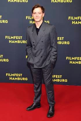 Jonas Ney at the premiere of the ARD mini-series Sternstunde der Mörder at the 33 Filmfest Hamburg 2025 at Cinemaxx Dammtor Hamburg, 26 09 2025 Foto:xgbrcix xFuturexImagex sternstunde_5902