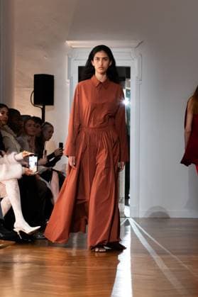 Milan Fashion Week - Women S S 2026 Sa Su Phi Fashion Show Runway Milan, Italy Milan Fashion Week - Women S S 2026 Sa Su Phi Fashion Show Runway Milan, Italy 26th September 2025  Copyright: xx