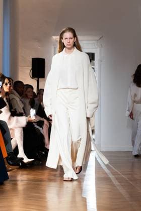 Milan Fashion Week - Women S S 2026 Sa Su Phi Fashion Show Runway Milan, Italy Milan Fashion Week - Women S S 2026 Sa Su Phi Fashion Show Runway Milan, Italy 26th September 2025  Copyright: xx